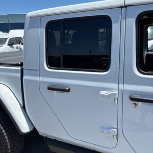 صورة مصغرة 64 لـ 2022 JEEP GLADIATOR MOJAVE