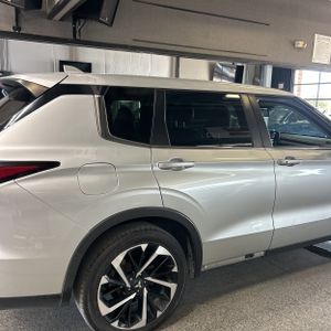 2022 Mitsubishi OUTLANDER SE — фото 9