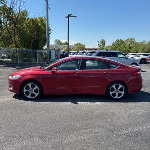 FORD FUSION SE - 3