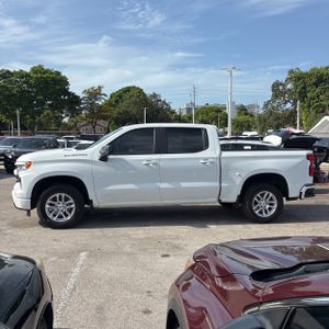 2025 Chevrolet SILVERADO 1500 RST 照片 3