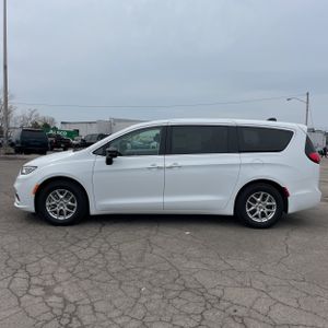 CHRYSLER PACIFICA TOURING L - 3