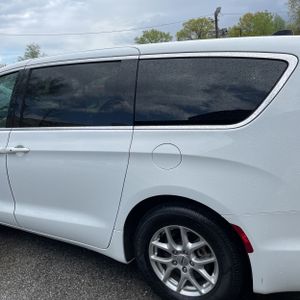CHRYSLER PACIFICA TOURING L - 6