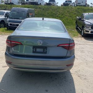 VOLKSWAGEN JETTA SE - 7