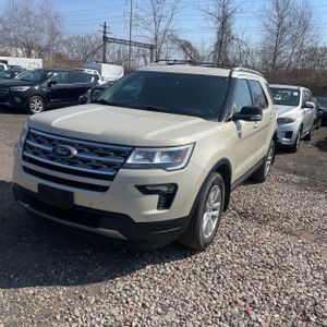 FORD EXPLORER XLT - 1