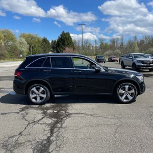 MERCEDES-BENZ GLC - 10