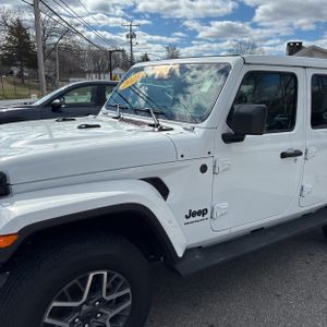 JEEP WRANGLER 4-DOOR SAHARA 4X4 - 2