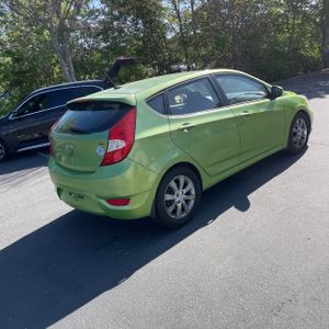 HYUNDAI ACCENT SE - 8