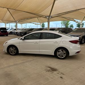 HYUNDAI ELANTRA SEL - 3