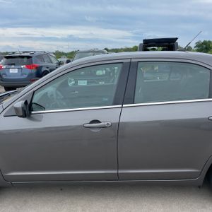 FORD FUSION SE - 4
