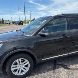FORD EXPLORER XLT - 2