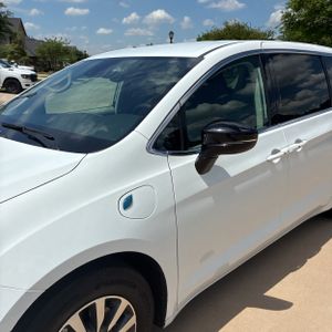 CHRYSLER PACIFICA HYBRID SELECT - 2