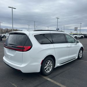 CHRYSLER PACIFICA TOURING L - 8
