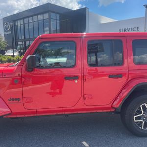 صورة 4 لـ 2025 JEEP WRANGLER SAHARA