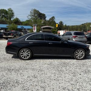 MERCEDES-BENZ E-CLASS - 10