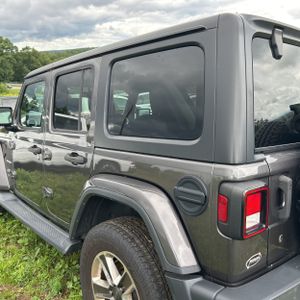 2018 JEEP WRANGLER UNLIMITED SAHARA — фото 6