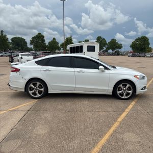 FORD FUSION SE - 10