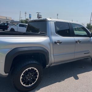 2025 Toyota TACOMA TRD OFF ROAD — фото 9