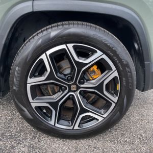 2022 Rivian R1S LAUNCH EDITION — миниатюра 18