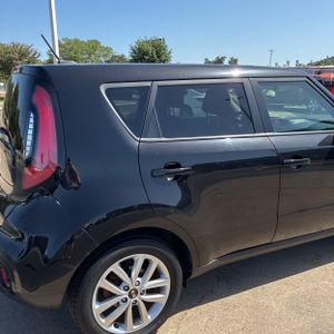 2019 KIA SOUL + — фото 9