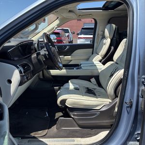 2019 Lincoln NAVIGATOR L BLACK LABEL — миниатюра 32