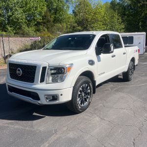 NISSAN TITAN PRO-4X - 1