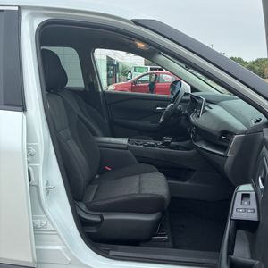 2025 Nissan ROGUE SV 缩略图 32