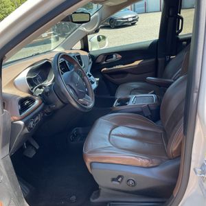 2017 Chrysler PACIFICA LIMITED — миниатюра 32