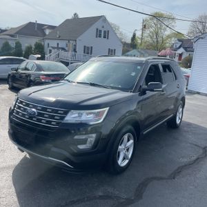 FORD EXPLORER XLT - 1