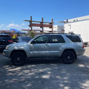 صورة 3 لـ 2004 Toyota 4RUNNER SR5