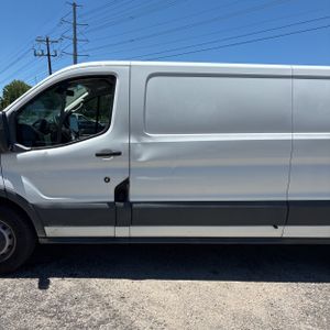 FORD TRANSIT 150 - 4