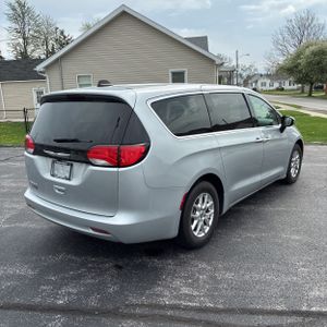 CHRYSLER VOYAGER LX - 8