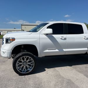 2019 Toyota TUNDRA LIMITED photo 2