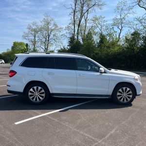 MERCEDES-BENZ GLS - 10