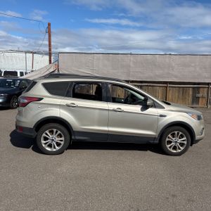 FORD ESCAPE SE - 10