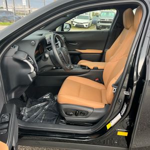 2025 Lexus UX 300H PREMIUM 照片 32