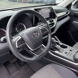 2023 Toyota HIGHLANDER LE thumbnail 37
