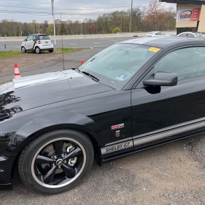 FORD MUSTANG GT DELUXE - 2