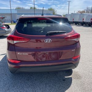 HYUNDAI TUCSON - 7