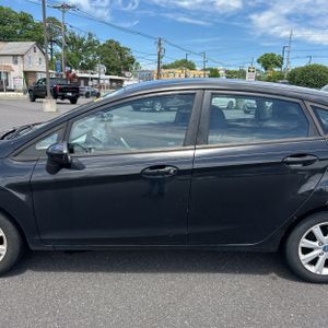 FORD FIESTA SE - 4