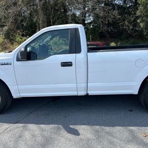 FORD F-150 XL - 4