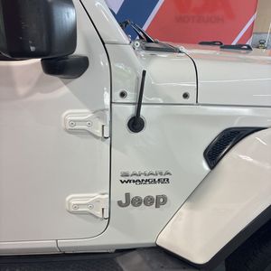 2019 JEEP WRANGLER UNLIMITED SAHARA — фото 23