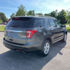 FORD EXPLORER XLT - 8
