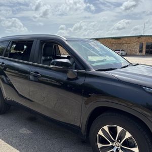 2024 Toyota HIGHLANDER XLE thumbnail 13