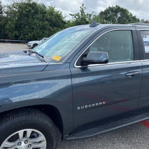 CHEVROLET SUBURBAN LT - 2