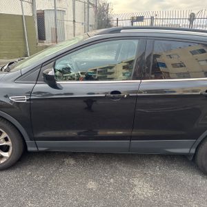 FORD ESCAPE SE - 4