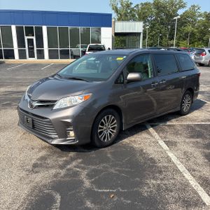 2020 Toyota SIENNA XLE 8-PASSENGER 照片 1