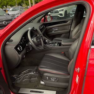 صورة مصغرة 31 لـ 2021 Bentley BENTAYGA V8