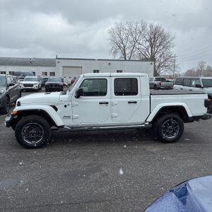 Jeep Gladiator Overland - 3