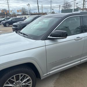 JEEP GRAND CHEROKEE SUMMIT - 2