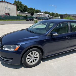 2014 Volkswagen PASSAT 1.8T S PZEV — фото 2